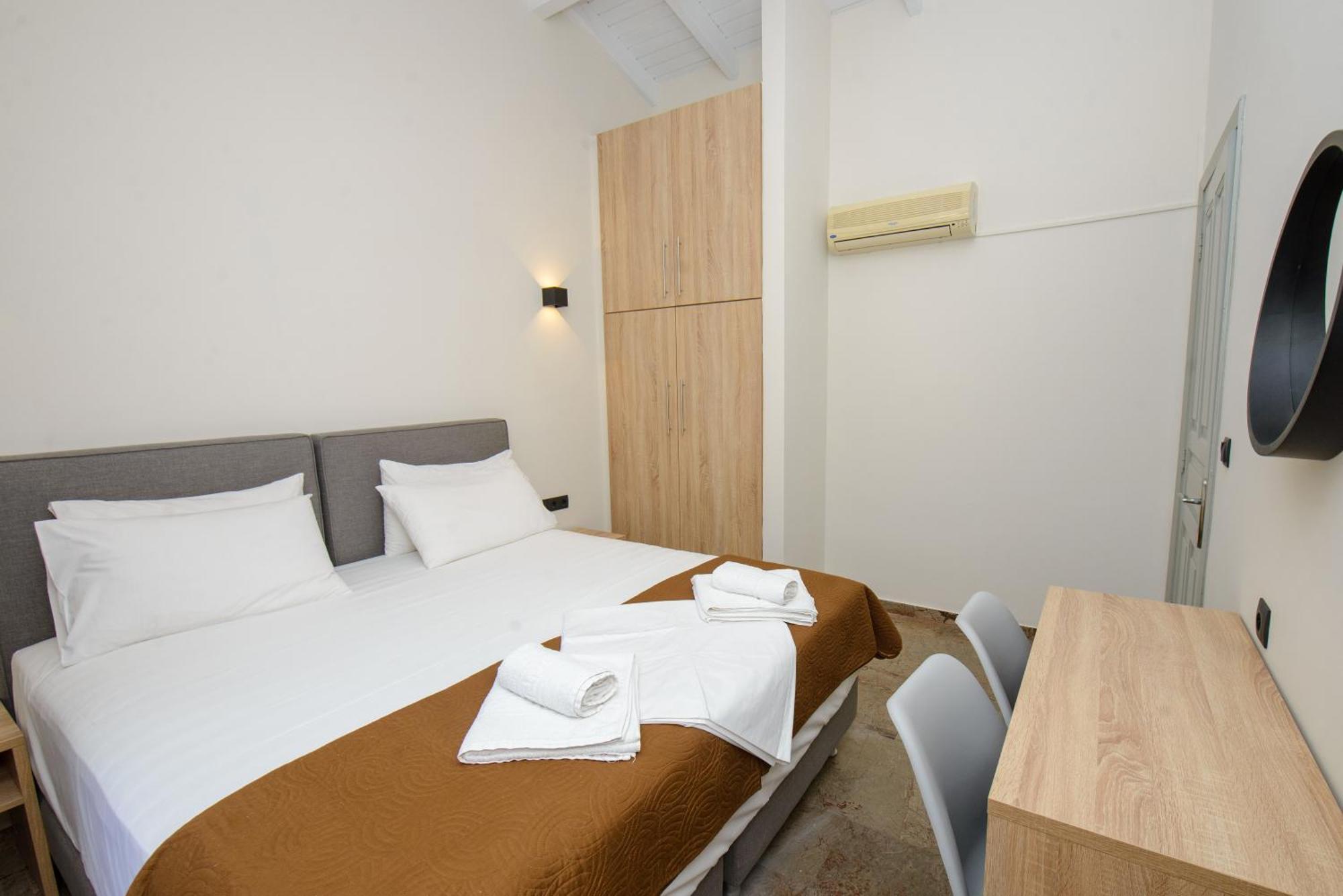 Saint Spiridon Hotel Kassiopi Dış mekan fotoğraf